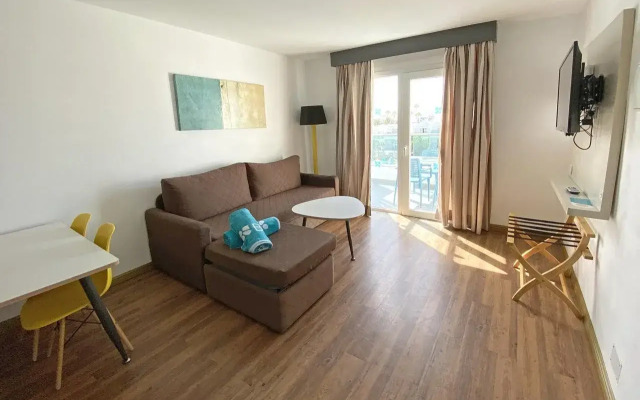 Отель Plaza Palmeras