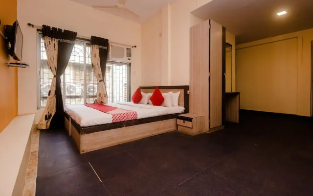 OYO 26206 Hotel Paras