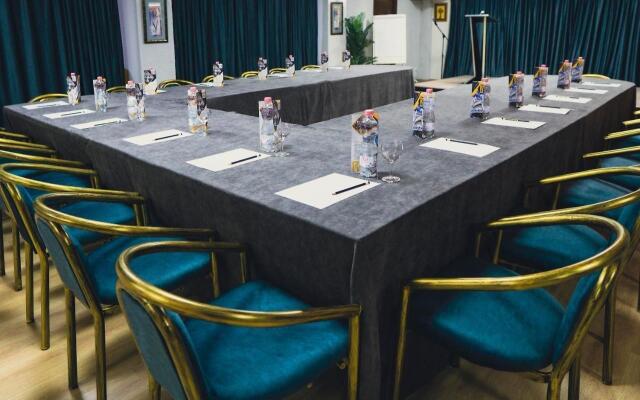 Pino Vere Palace Hotel