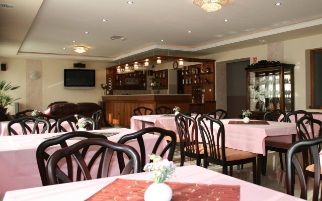 Le Rose Hotel