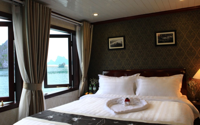Halong Phoenix Cruiser – Guest Rooms – Ha Long