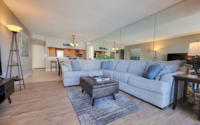 1201 South Hampton 2 Bedroom Condo