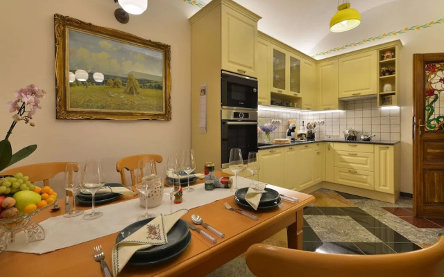 Luxurious Apartment Near River in Cezch Republic