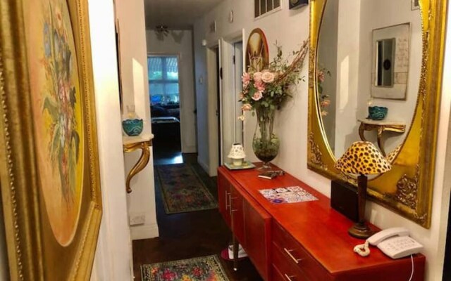 Inviting 5-bed House in London