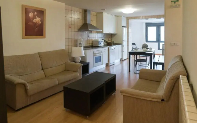 Iribarren I-II by Aptos Turisticos Tudela