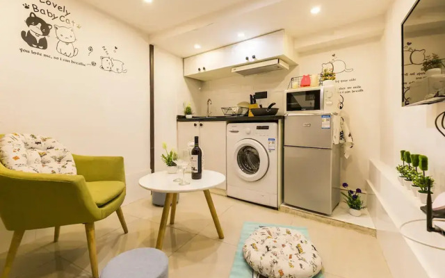 Hard Candy Apartment No.3