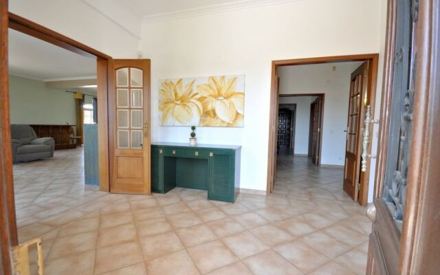Large Country Villa With Private Pool, Vilamoura