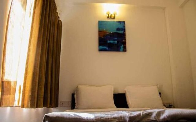 Peaceful Home stay in a serviced apartment on the ground floor