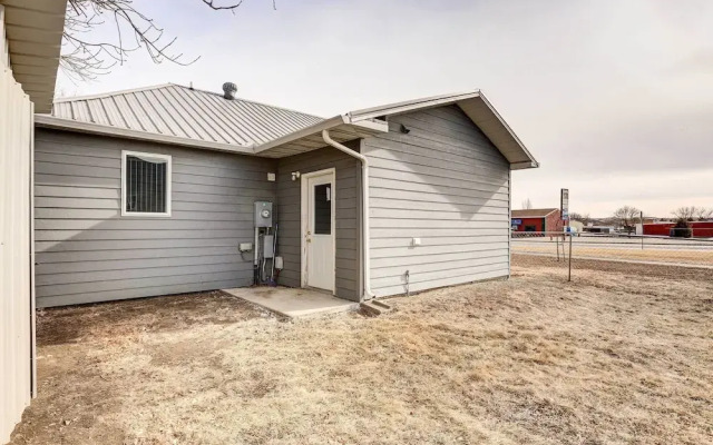 Pierre Vacation Rental w/ Grill & Fenced Yard