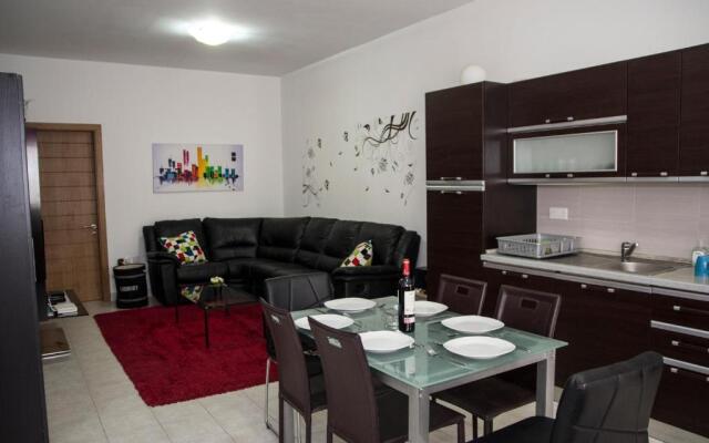 SeaBreeze Apartment in Gzira Malta