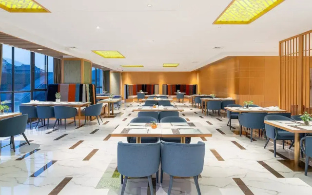 Holiday Inn Dujiangyan Ancient Town by IHG