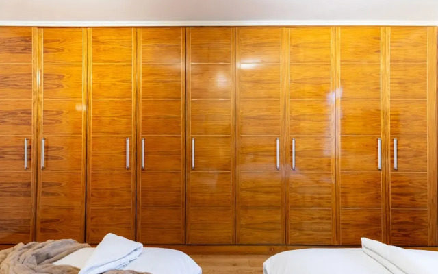 Mayfair Deluxe Apartment