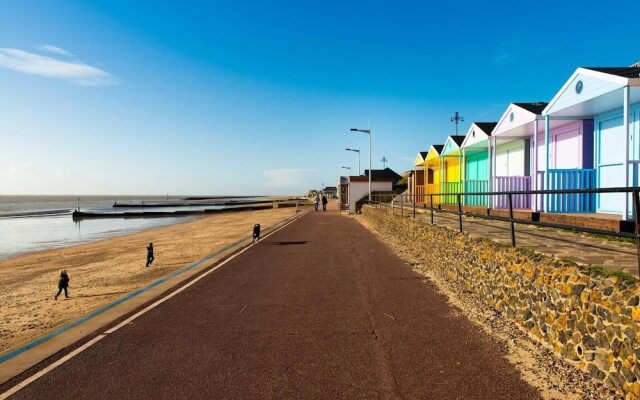 Stunning 3-bed Caravan in Clacton-on-sea