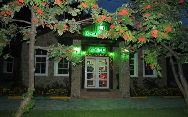 Отель Эсмеральд