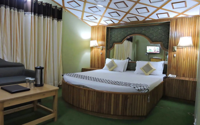 Hotel Chaman Palace