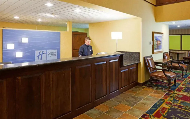 Holiday Inn Express & Suites Coon Rapids - Blaine Area