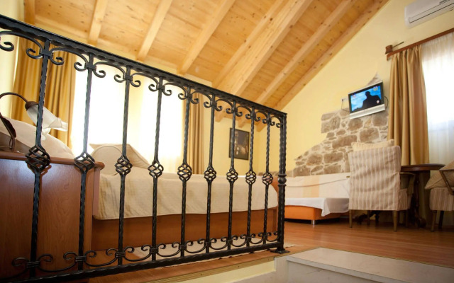Authentic Luxury Rooms