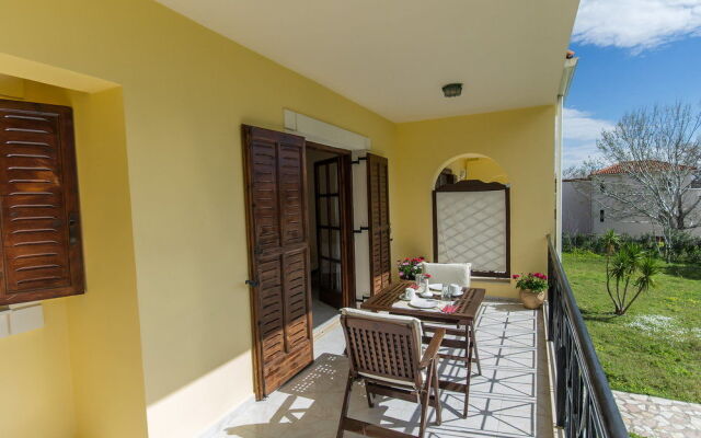 Albouro Seafront Apartments
