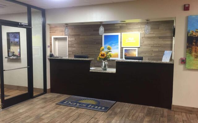 Hotel Bo, Days Inn by Wyndham Chattanooga Downtown