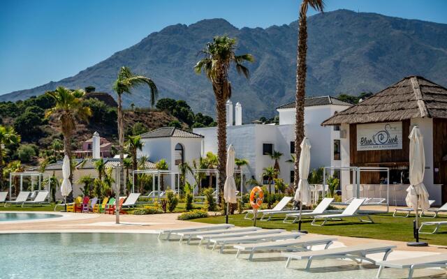 LAE7.BI- Apotel Estepona hills by roomservices