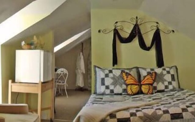 Alynn's Butterfly Inn Bed & Breakfast