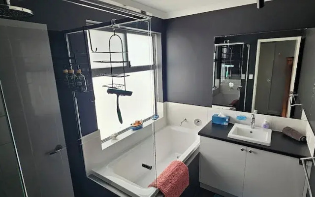Architect 4BR w Pool River Walk