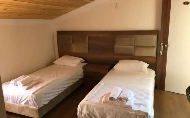 Karanfi̇l Hotel