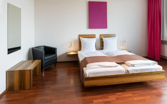 AMH Airport-Messe-Hotel