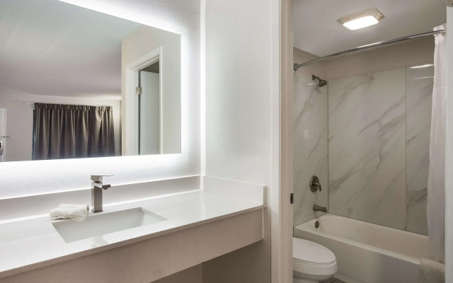 Econo Lodge Mobile Airport Blvd.