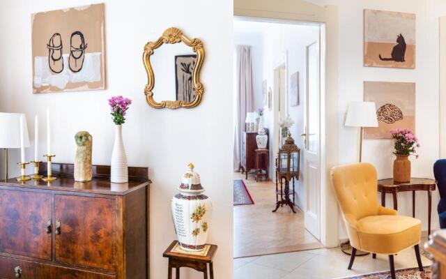 Kafka Apartment 4BR+2bath Old Town