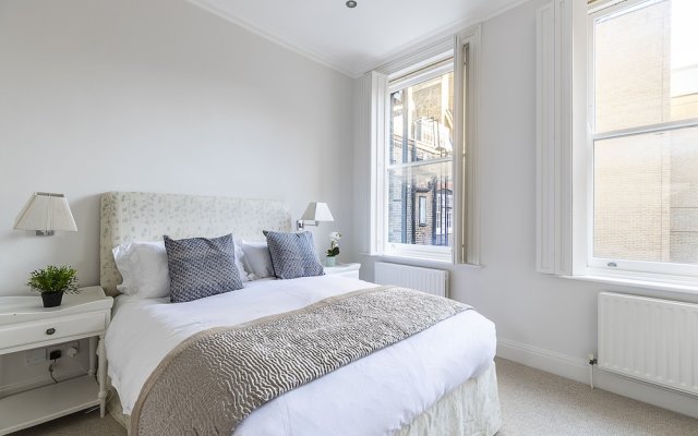 Bright Flat by Belgravia & Sloane Square/4 Guests