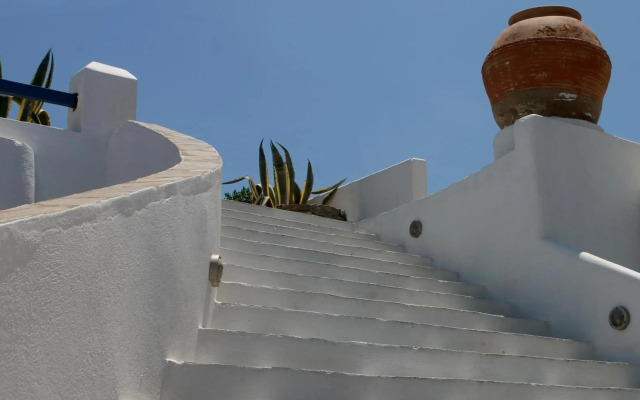 Poseidon Hotel & Suites