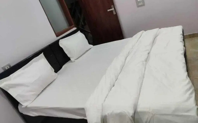 POP 80576J Vasu Hotel