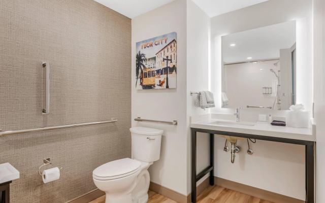 Cambria Hotel Tampa-Brandon