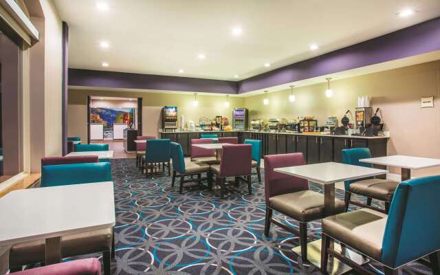 La Quinta Inn & Suites by Wyndham Russellville