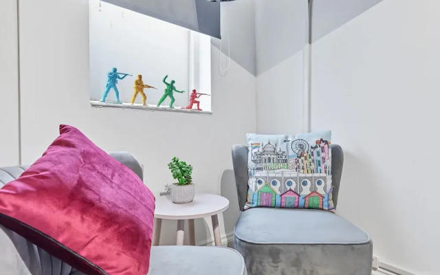 Right On : Bright On Apartment 1A | By My Getaways
