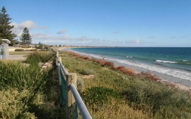 Warnbro Beach Family Accommodation