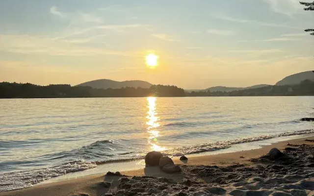Island Pond Country Inn (Formerly the Lakefront Inn & Motel)