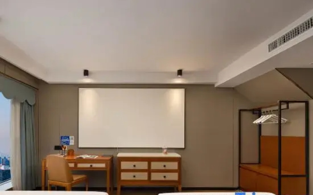 Star hotel (Wuhan Jiangcheng Avenue International Expo Center store)