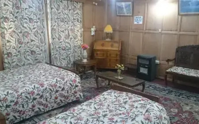 Shabistan Group of Houseboats