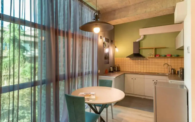 Bright & Stylish Studio In The Heart Of Tbilisi