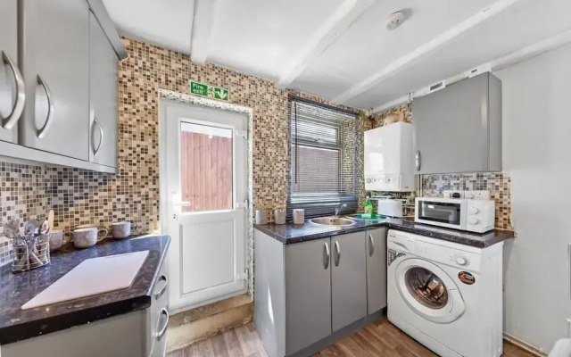 Charming Chatham Apartment With 3 Bedrooms
