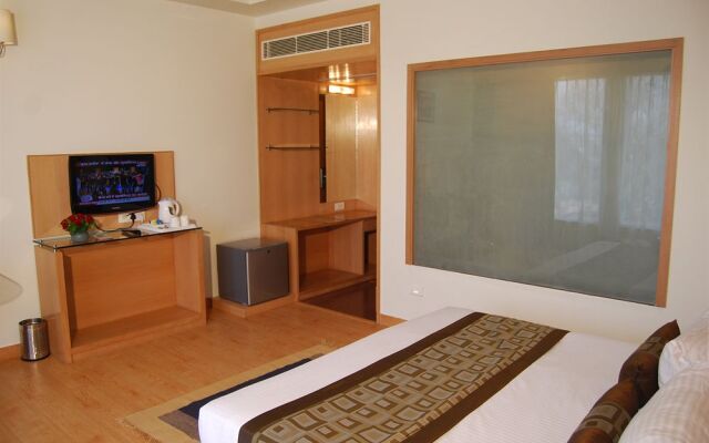 FabHotel Royal CM Bani Park