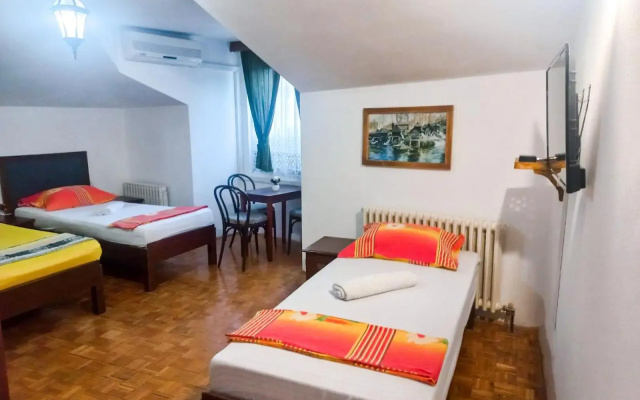 Boutique Villa 84