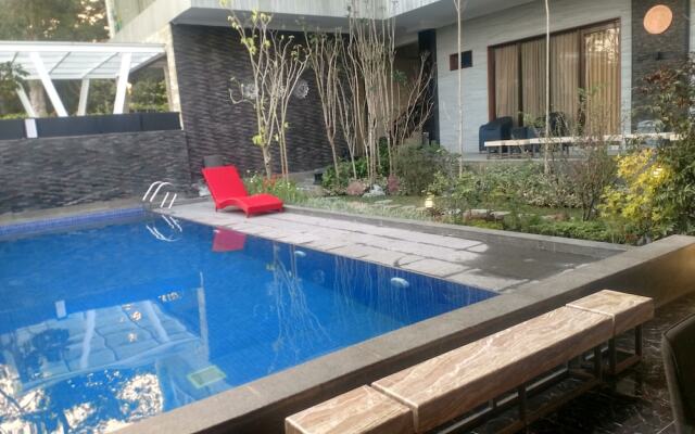 Villa Jaran Jingkrak - Hostel