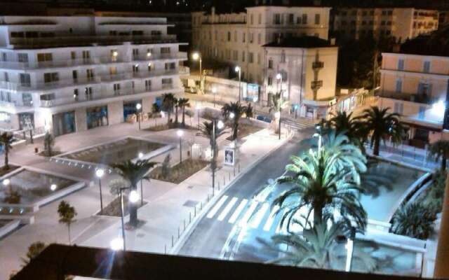 Apartment With One Bedroom In Cannes, With Wonderful City View, Furnished Terrace And Wifi 800 M From The Beach