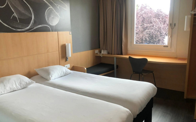 ibis Clermont Ferrand Nord Riom