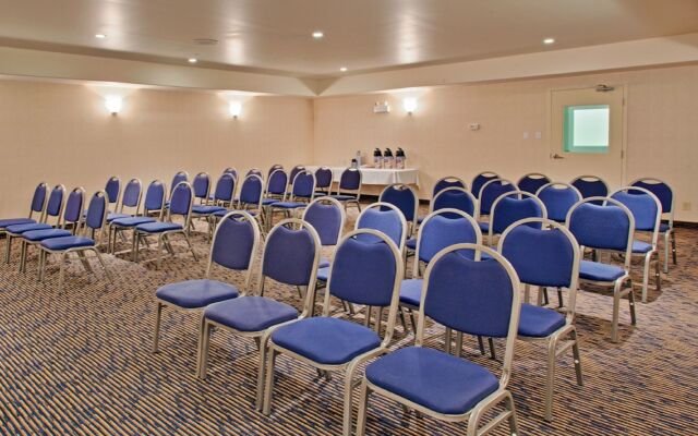 Holiday Inn Express Hotel & Suites SWIFT CURRENT by IHG