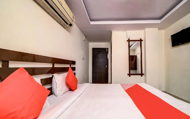 OYO 29345 Hotel Samrat