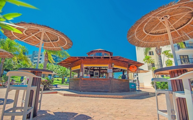 Tsokkos Gardens Hotel & Apartments